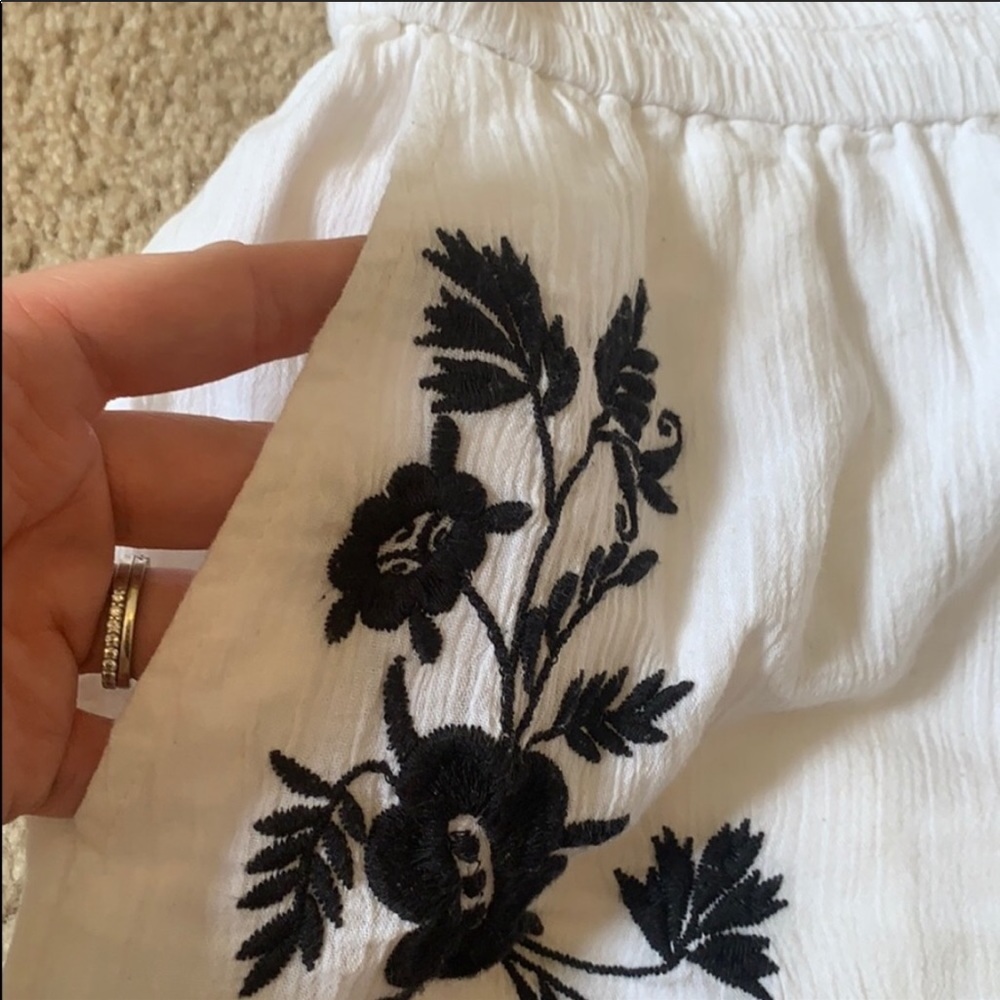 J Crew shorts size 8! New like condition. - Picture 3 of 4